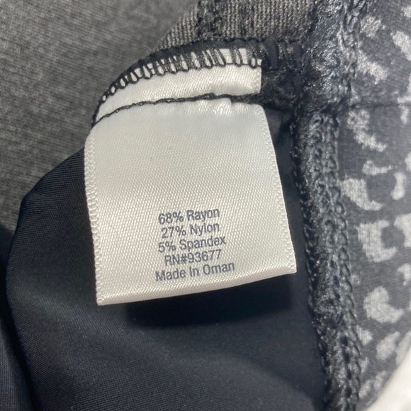 NWOT St John’s Bay womens animal print jeggings‎ leggings - Picture 8 of 15